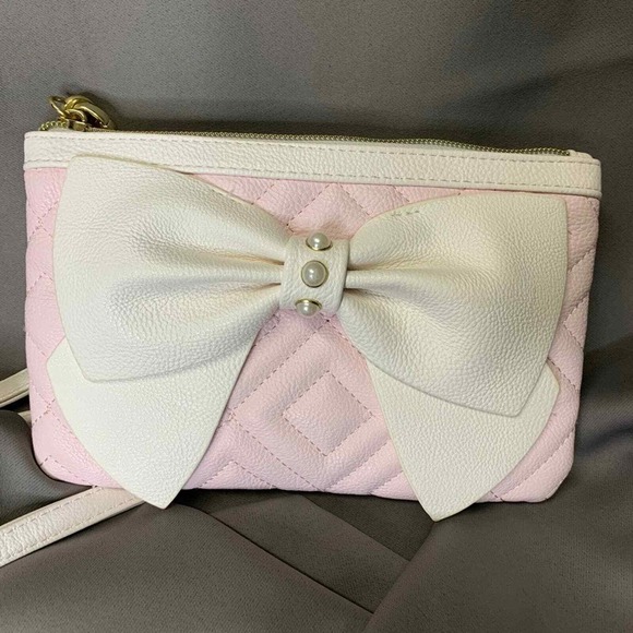 Betsey Johnson Handbags - Betsy Johnson Zanza Faux Leather QuiltedCrossbody/Wristlet Purse
